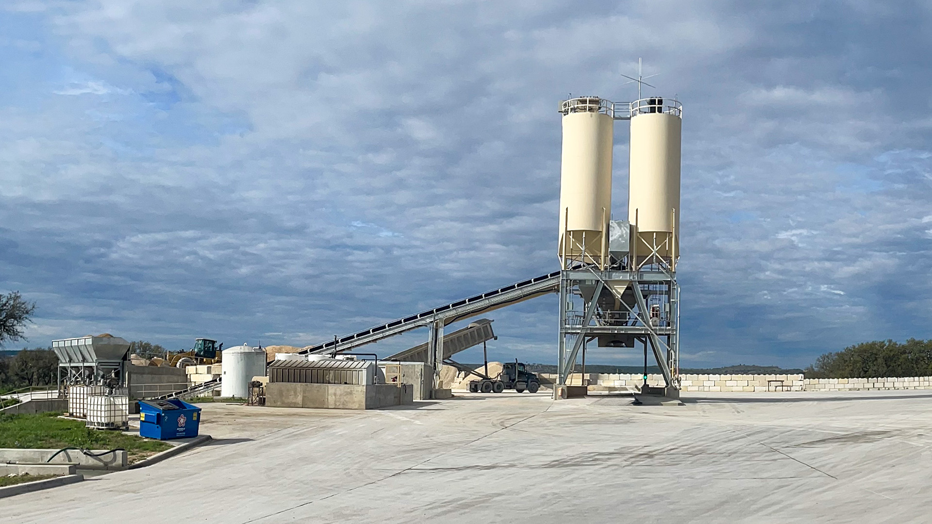 Advantage 250™ concrete batch plant
